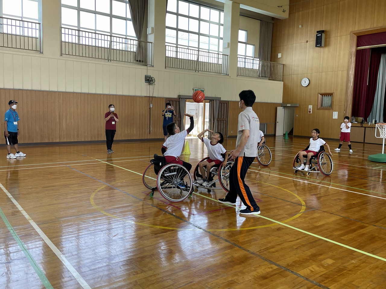 松阪市立鵲小学校 4年生　パラスポーツ体験（ゴールボール、車いすバスケットボール）　7/4（火）-7