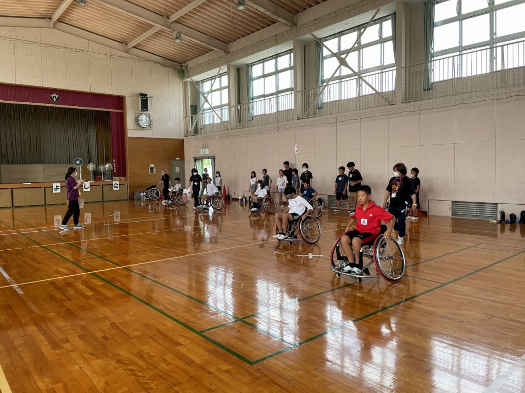 中原文化センター　地域交流支援事業「なかよし会」（車いすバスケットボール体験）　8/3（木）-2