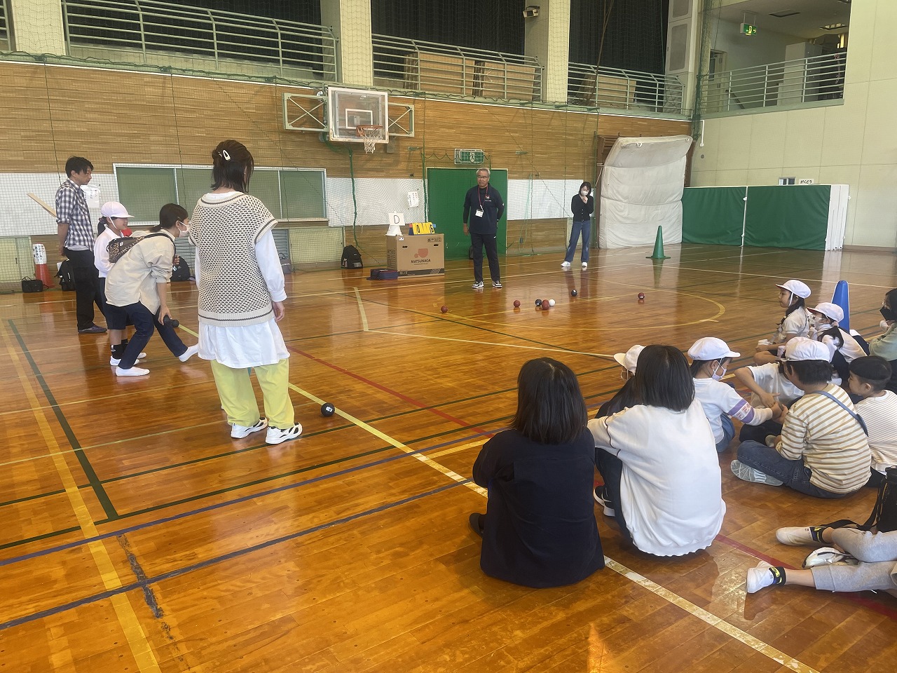 津市立誠之小学校 2年生　ボッチャ体験教室　11/8（水）