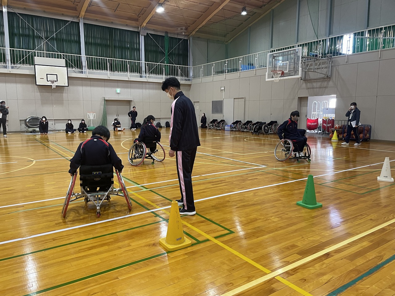 三重県立南伊勢高等学校度会校舎 2年生　人権学習（車いすバスケットボール体験）　1/24（水）