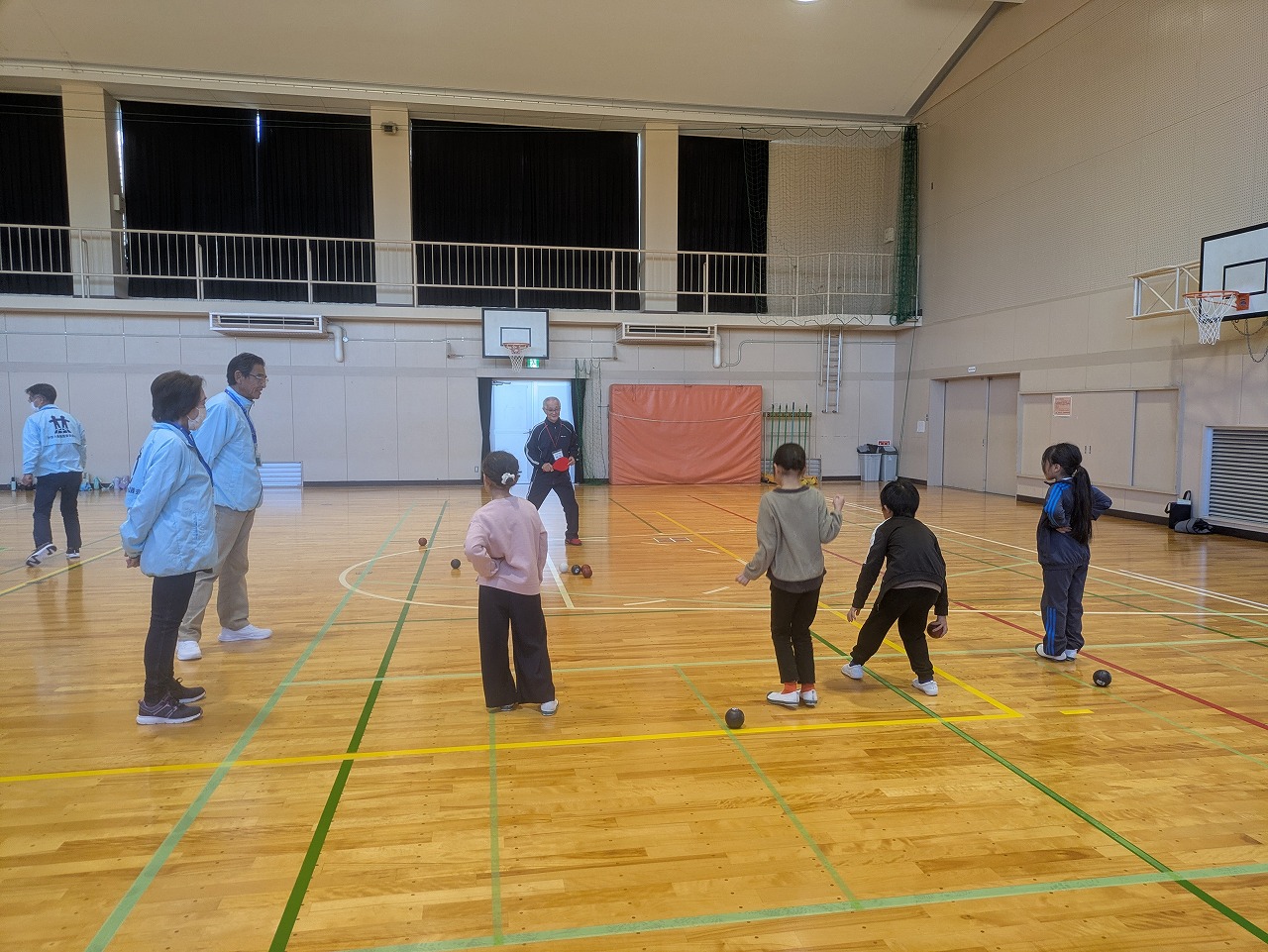玉城町立下外城田小学校 2年生　ボッチャ体験教室　11/20（木）