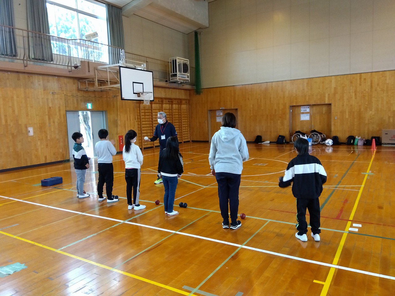 鈴鹿市立神戸小学校 特別支援学級　ボッチャ体験教室　12/4（木）